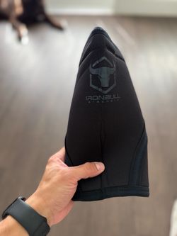 Used Iron Bull Strength 7mm compression Knee sleeves