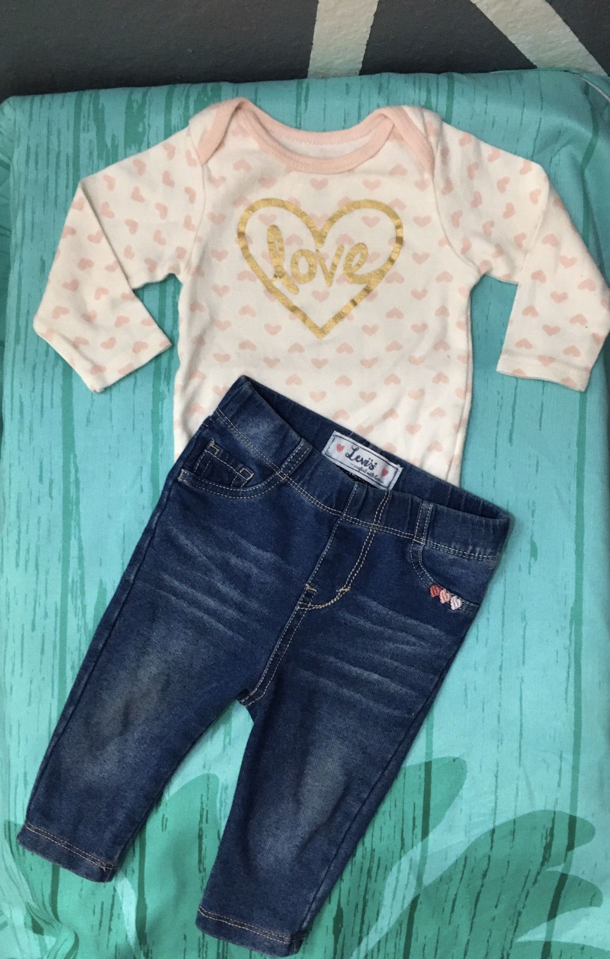 Infant Baby Girl Levi’s Outfit 6 Months - 9 Months