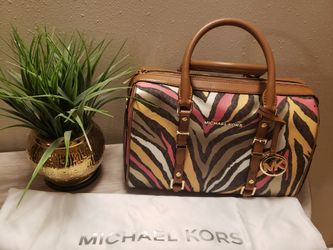 Michael Kors Bedford Med Duffle Multi Brown  Satchel 
