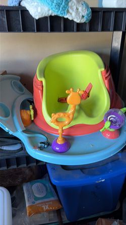 Baby seat with toys