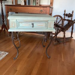 Rustic Mexican Pine Corona Style End / Side Table 