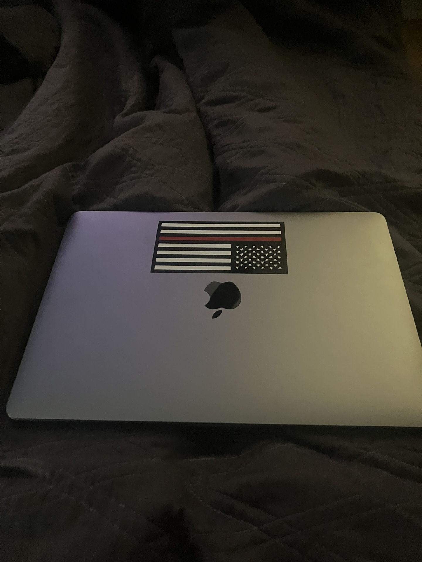MACBOOK PRO