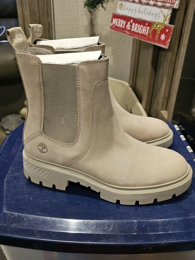 Women's TIMBERLAND 8.5 BOOTS