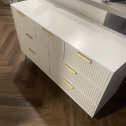 7 Drawer White Dresser 