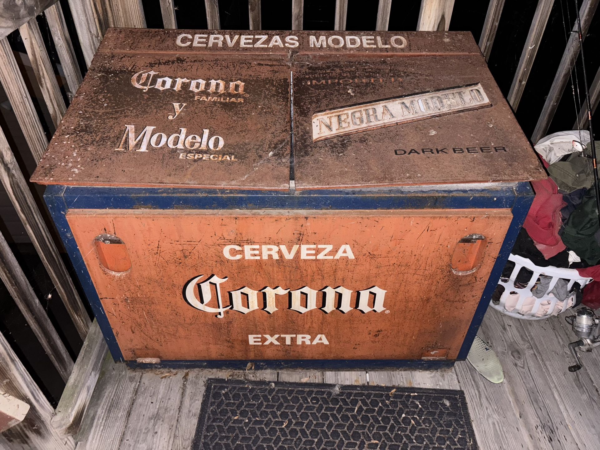 Corona Vintage Cooler 