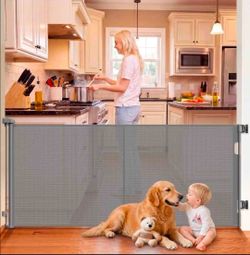 Doktorbaby Extra Wide Retractable Baby Dog Gate