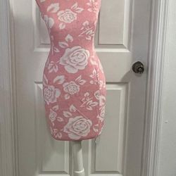 Floral Pattern on Torso with Adjustable Wooden Tripod Stand –