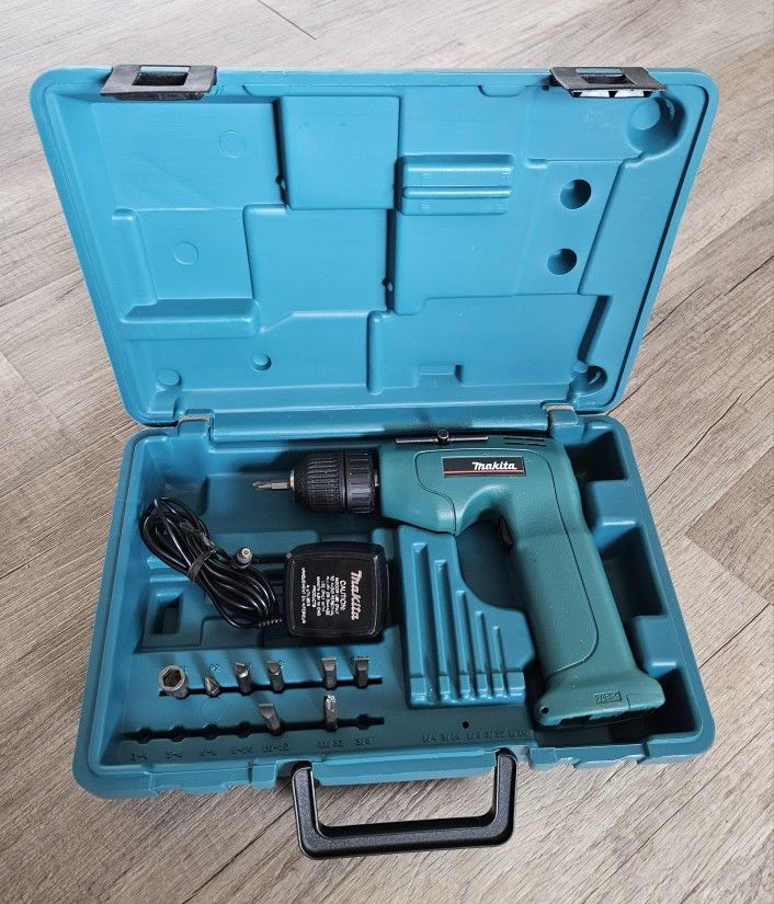 Vintage Makita 6041D Cordless Drill With Case & Charger