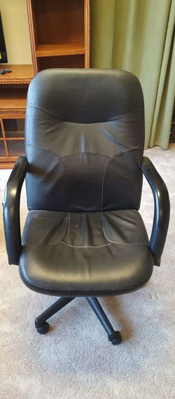 Office chair with casters
