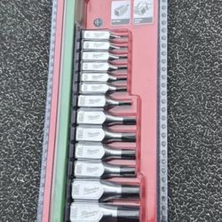 Milwaukee 1/4 in. and 3/8 in. Drive Torx Bit Socket Set (13-Piece)