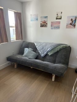 Queen Futon Couch/Bed