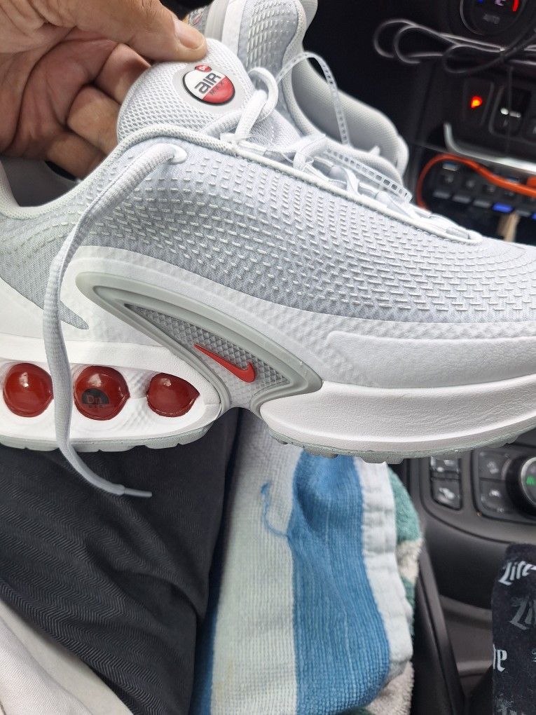 Nike Air Max DN   Brand New ,, Light Gray/Red ASOS , Size 9 ..