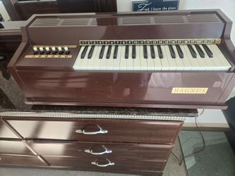 Vintage chord organ