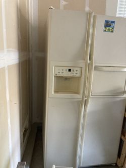 GE Refrigerator