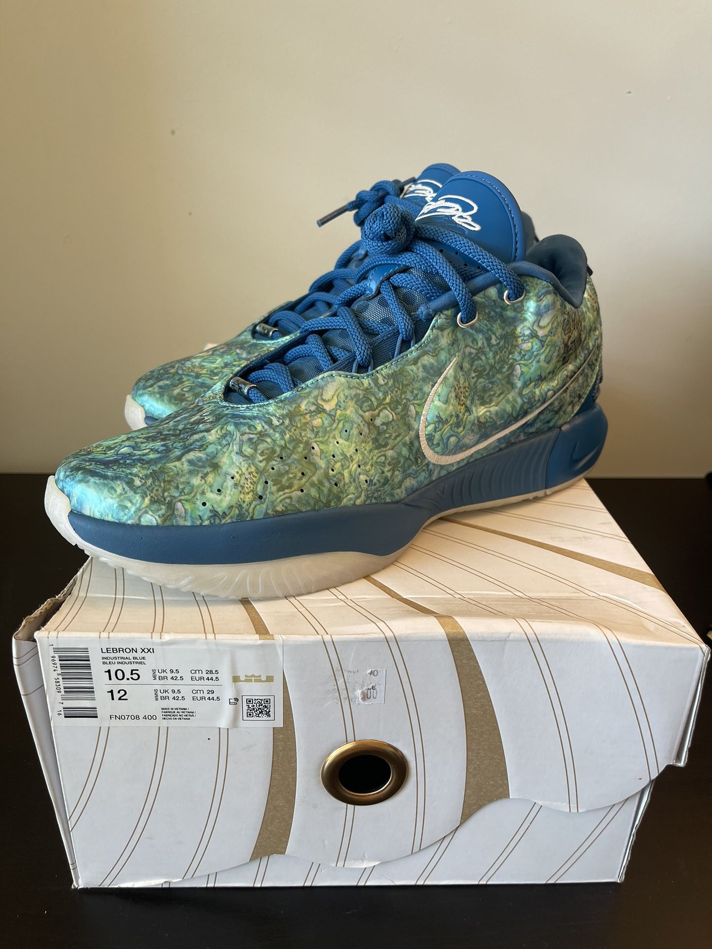 Nike Lebron 21 Abalone Size 10.5