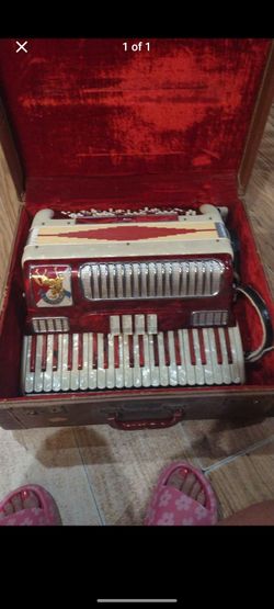 Noble accordion