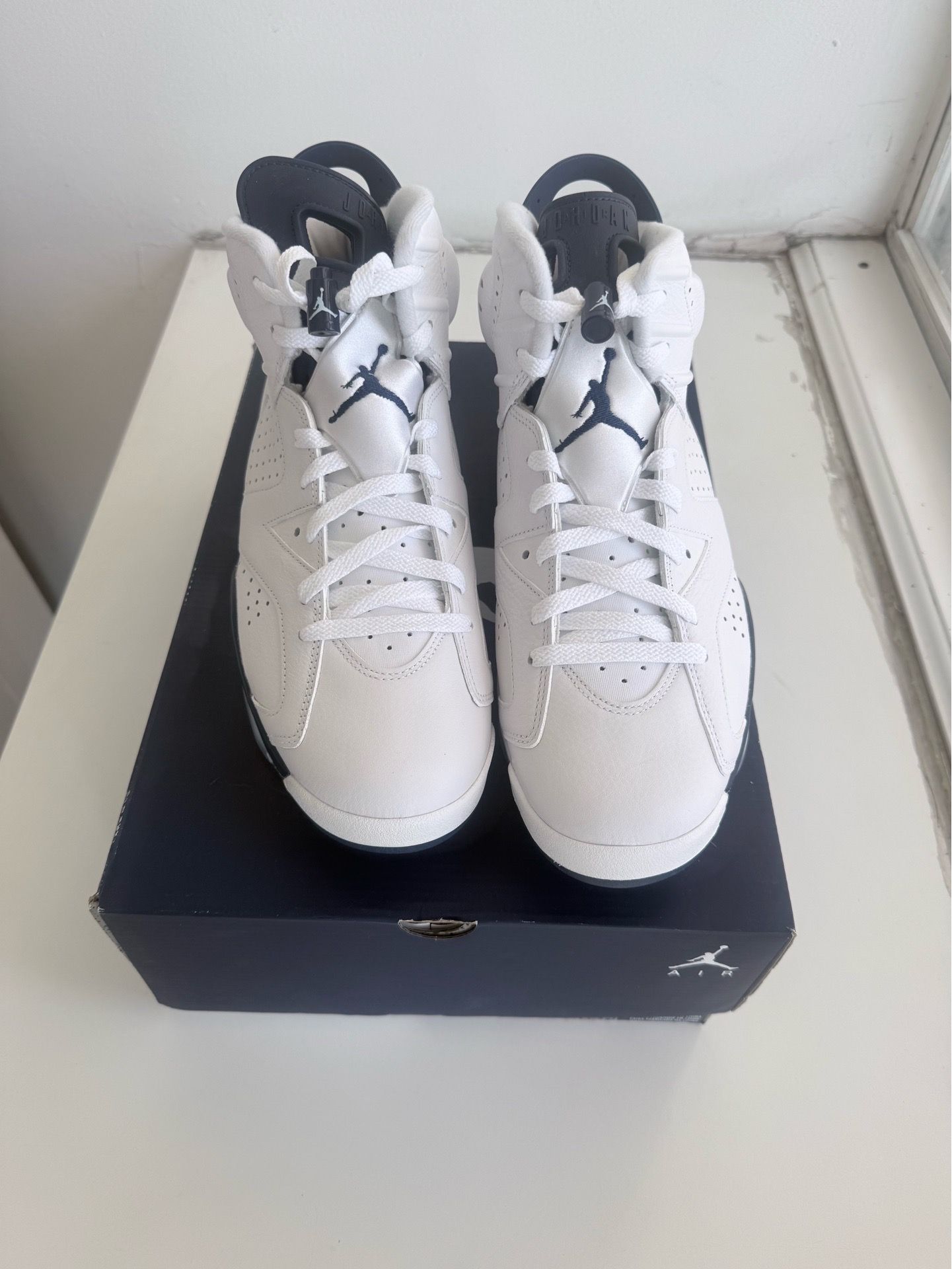 AIR JORDAN RETRO 6 size 11 NEW