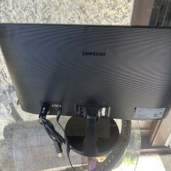 samsung monitor 22 in great condition 