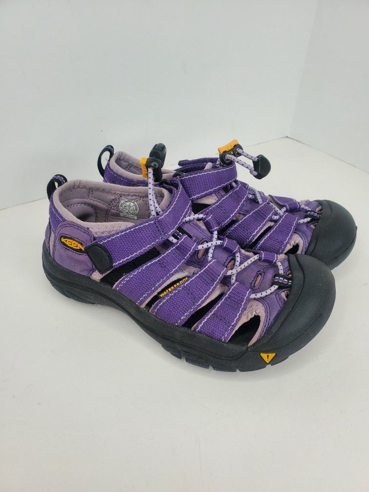 Keen Newport H2 Hybrid Waterproof Sandals Shoes Big Kids Size 2 Purple & Black