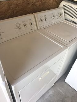 Washer and dryer matching set made by Kenmore super capacity both run perfect $400
