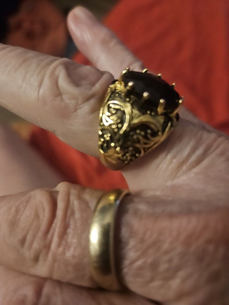 Size 9 Ring. 24k Gold Plated. Antique Style. With Amnyststone.