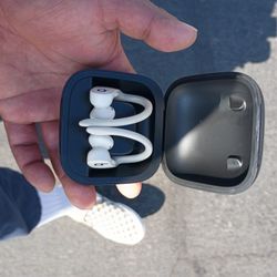 Power Beats Pro Wireless Earbuds Apple H1 Chip Class1  Bluetooth Headphones