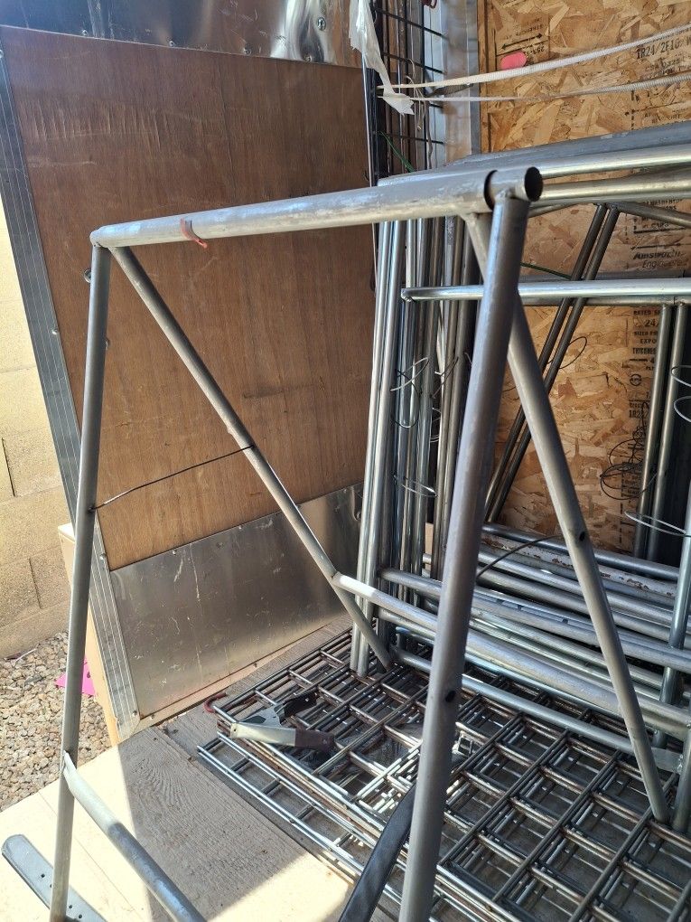 Table Sawhorse (Burros Para Mesa)