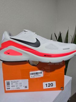 NIKE STRUCTURE 26
