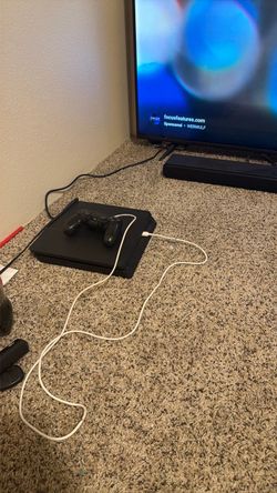 PS4 slim 1TB  with controller