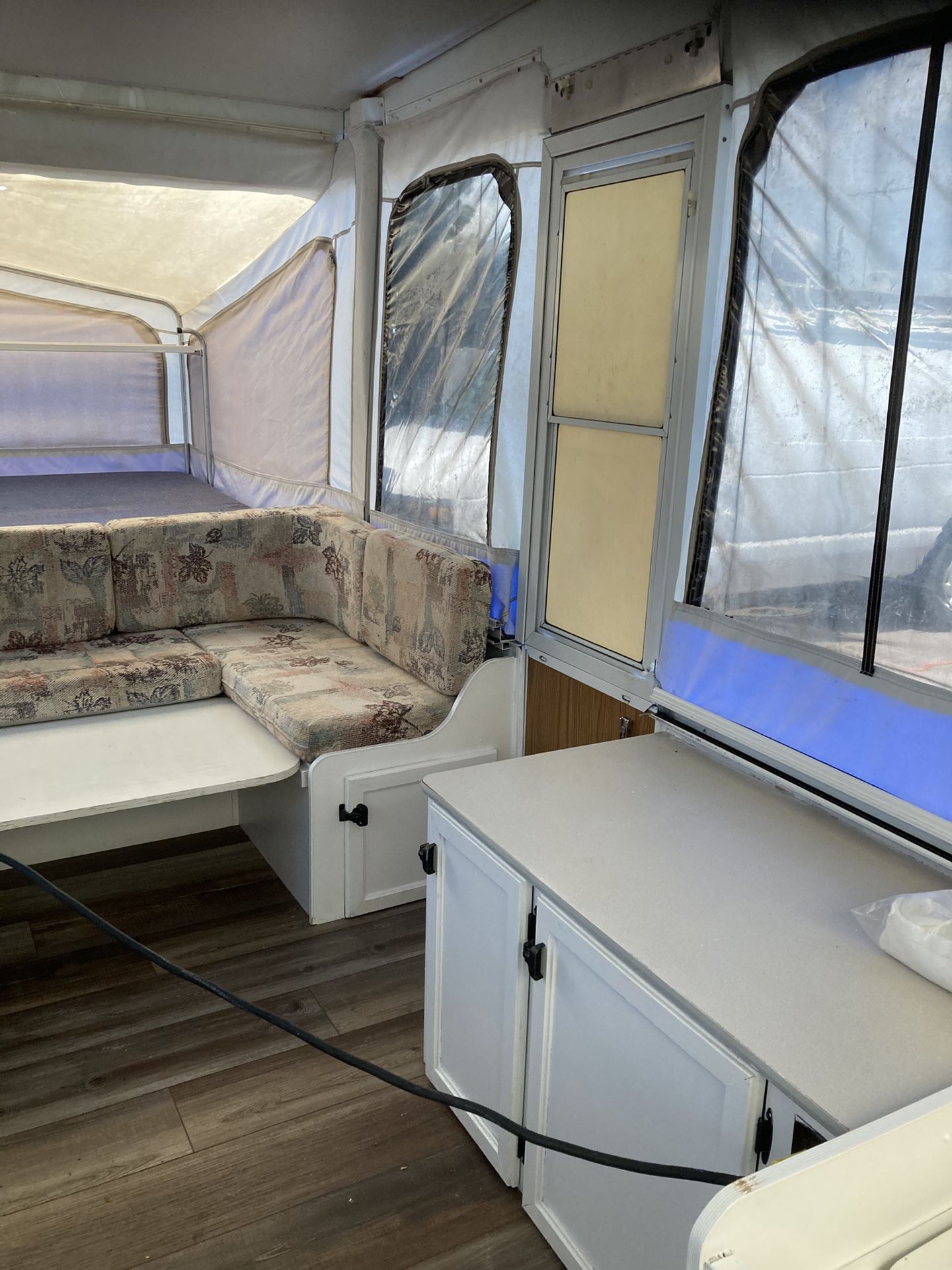 1998 StarCraft Pop-up Camper $2800