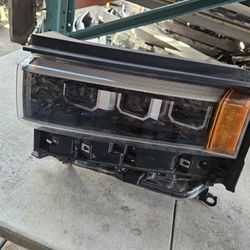 Toyota Land Cruiser Left Headlight Oem