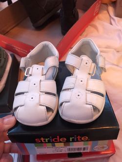 Baby girls stride rite white sandals size 6 1/2