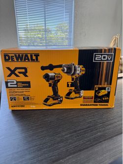 NEW DEWALT XR 20V MAX Hammer Drill & Impact Driver Combo Kit
