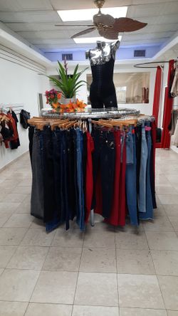 Jeans Colombianos En Gina's Intimates 