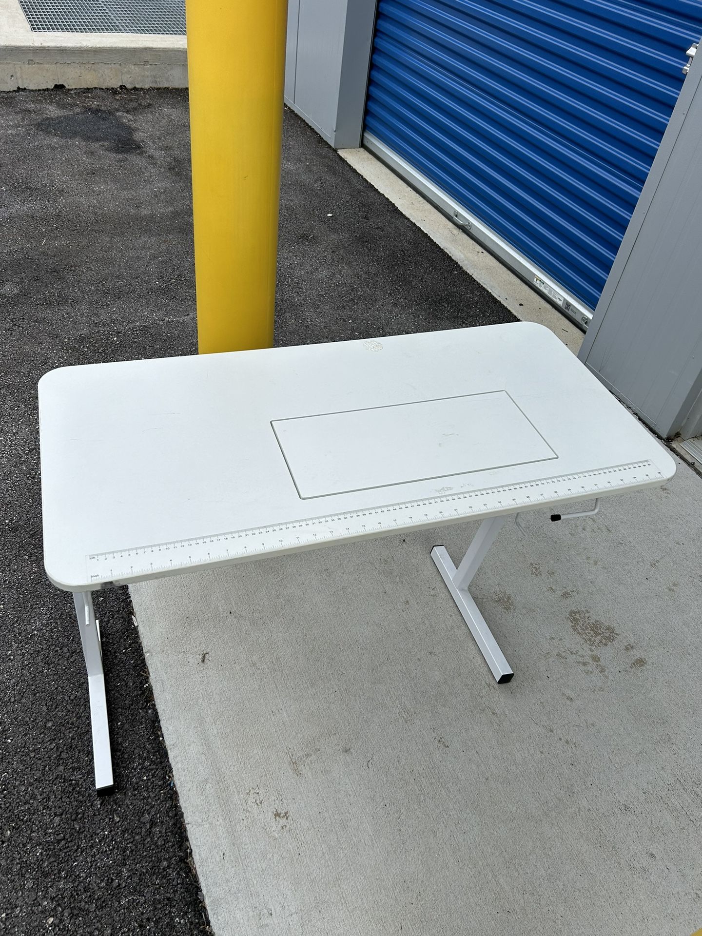 Foldable Singer Sewing Table