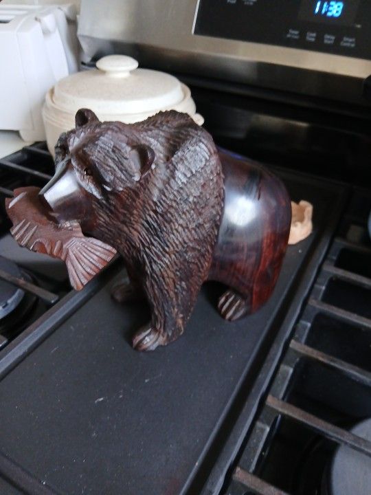 Grizzly Bear Wood Statue