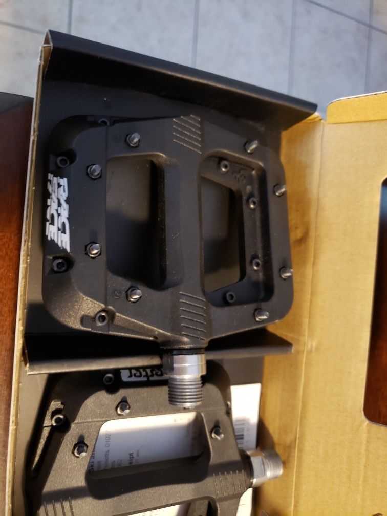Chester Race Face  Bike Pedals