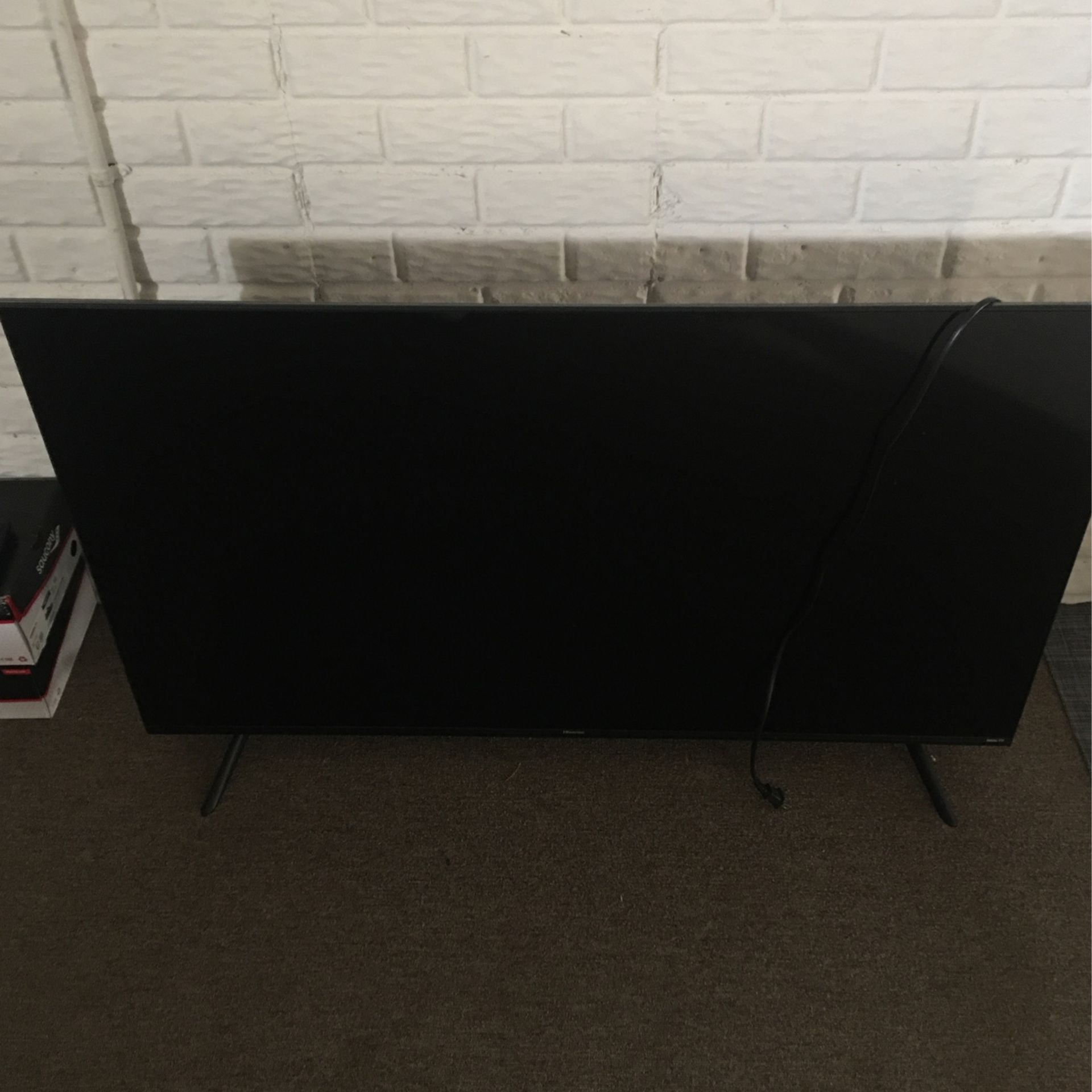 50” Inch Hisense Roku Tv