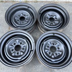 Four Chevy car 14x6 in drum brake steelies Olds, Buick, pontiac