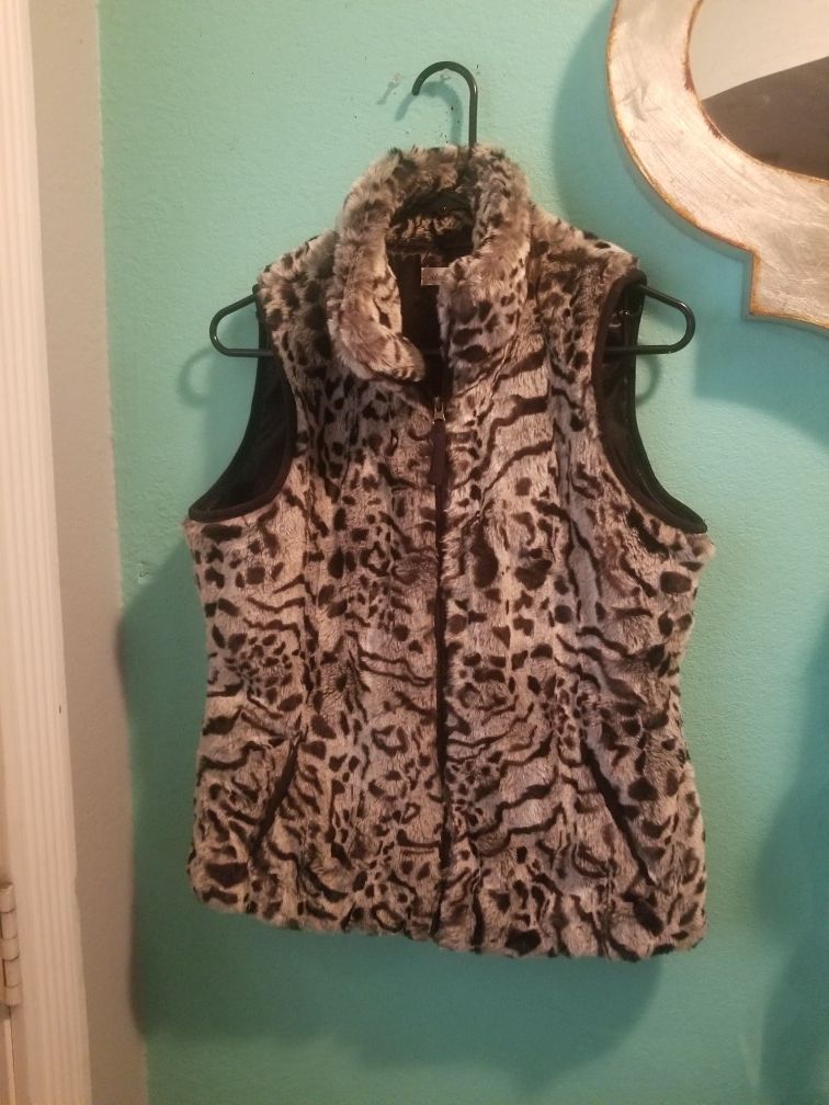 Colwater Xreek Fur Cheetah print Vest..Size Small Womens..like new!