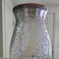 Glass beverage dispenser