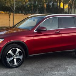 2021 Mercedes-Benz GLC GLC 300