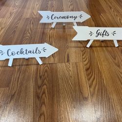 Wedding signs decorations (gifts, ceremony, cocktails) of wood