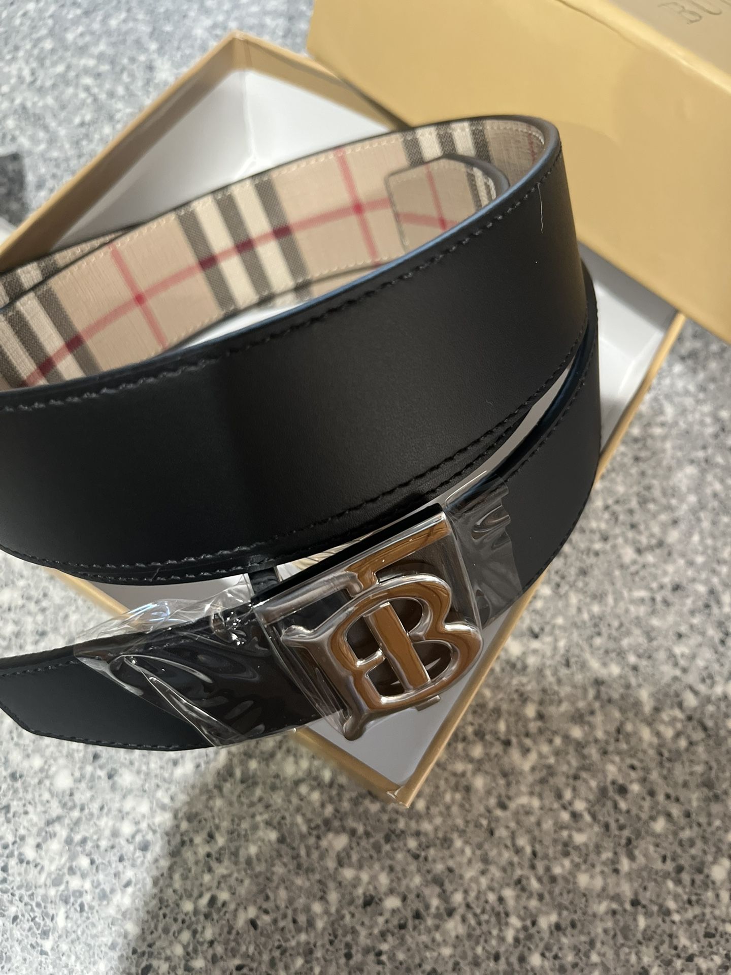Burberry belt