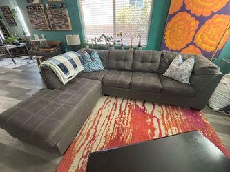 Sectional couch w/ chaise