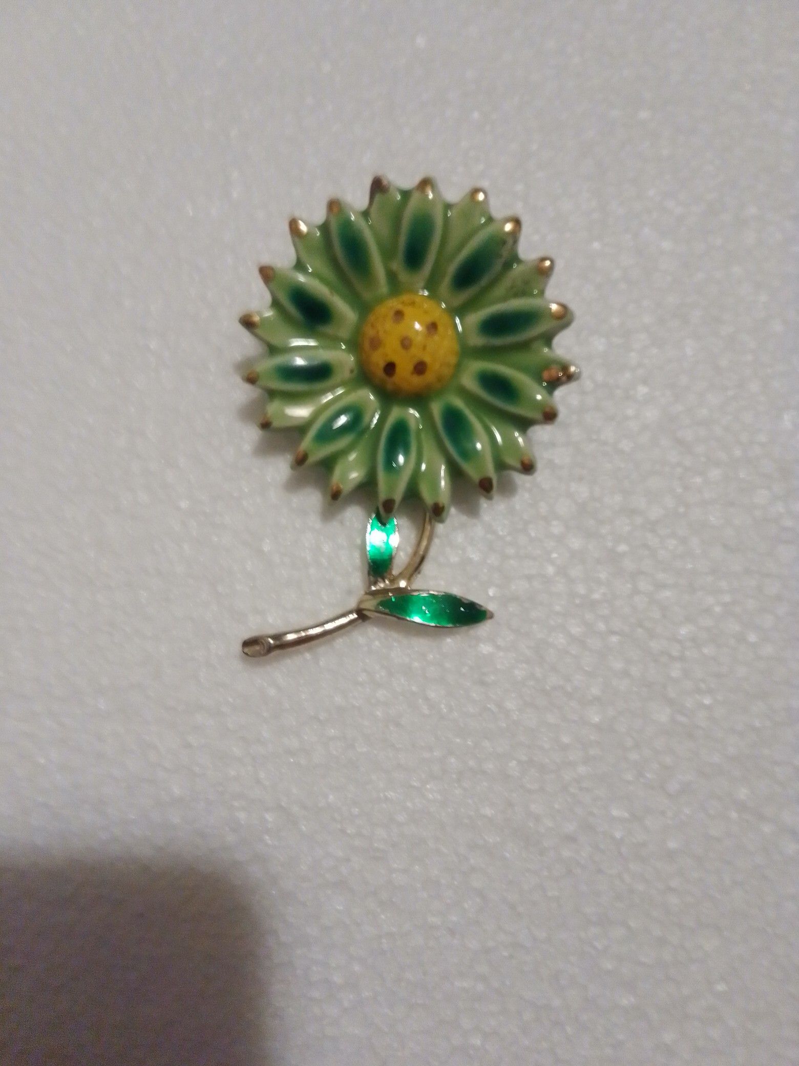 Vintage Flower brooch