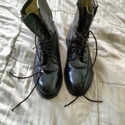 Black Leather Boots 🥾