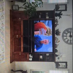 Entertainment center & smart TV lg