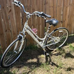 Women’s Del Sol White Bike Bicycle Great Condition Cruiser