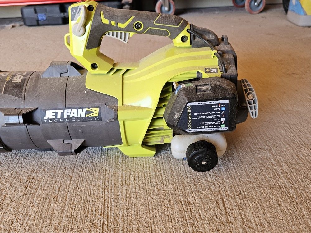 Ryobi 160 MPH 520 CFM 25cc Gas Leaf Blower